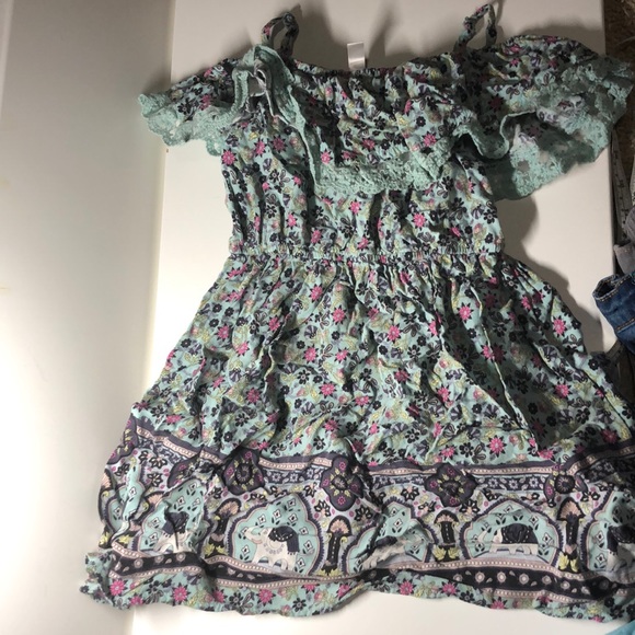 Other - 🌺 Off Shoulder Dress